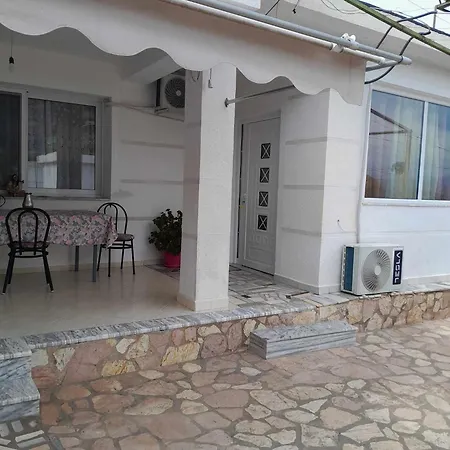 Flora'S Place Sarande Exterior photo