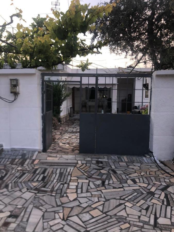 Flora's Place Holiday home *